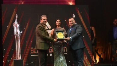 النجمة مريم حسين تستلم جائزة Beirut Golden Awards