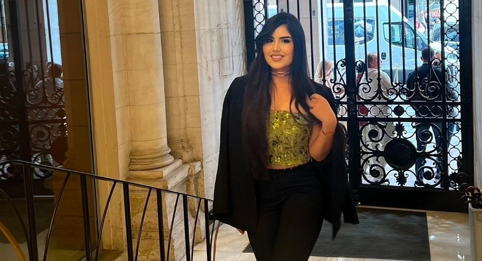 نرمين عسل… أناقة ناعمة تصنع نجومية صاعدة من باريس