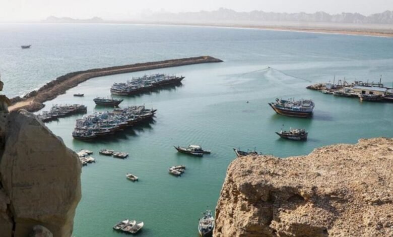 مسؤول إيراني يكشف تفاصيل الاتفاق مع عمان بشأن هرمز