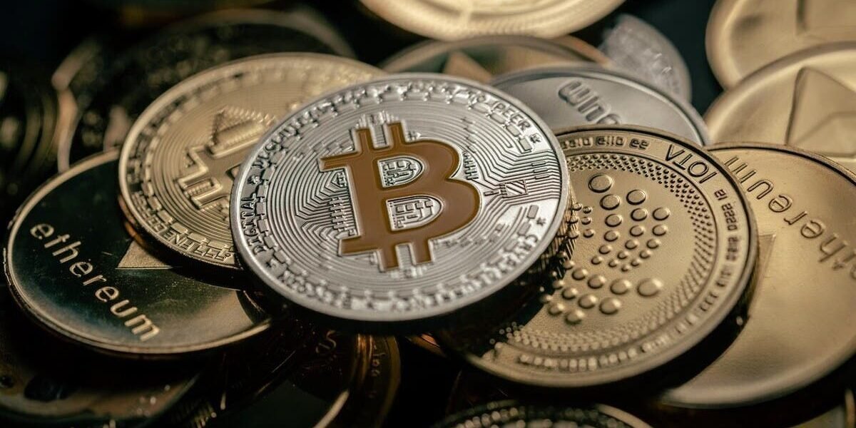 صناديق بيتكوين تفقد 465 مليون دولار في جلستين
