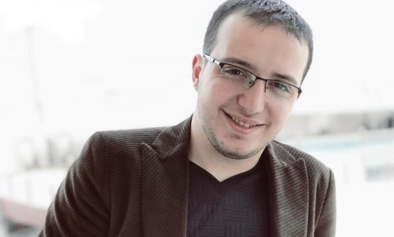 أحمد حجار مدير أعمال المشاهير في مواقع التواصل الاجتماعي