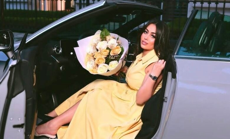 أيلـا خريف… صانعة محتوى تجمع بين الموضة والأناقة بأسلوب أوروبي