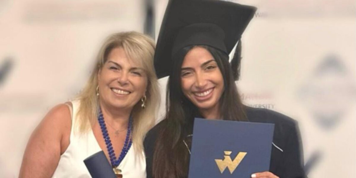 إلسا بولس تنال درجة الدكتوراه في إدارة الأعمال