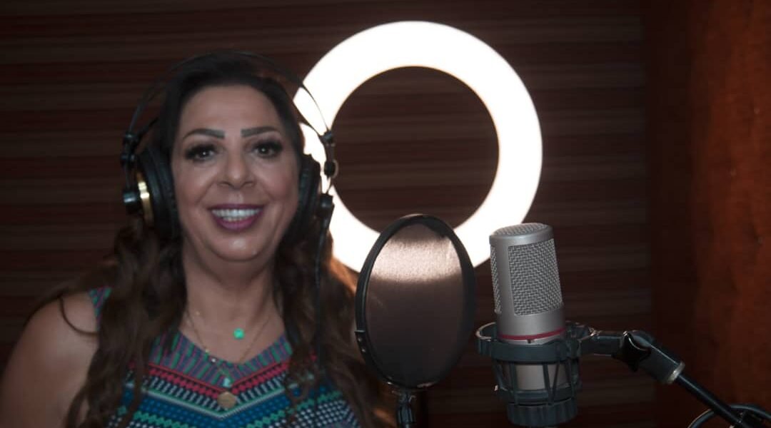 صورة مميزة: الآن المجموعة المقيمة في لبنان تضع بصمتها الة على الأغنية لتزيدها لونا و رونقاً مميزا