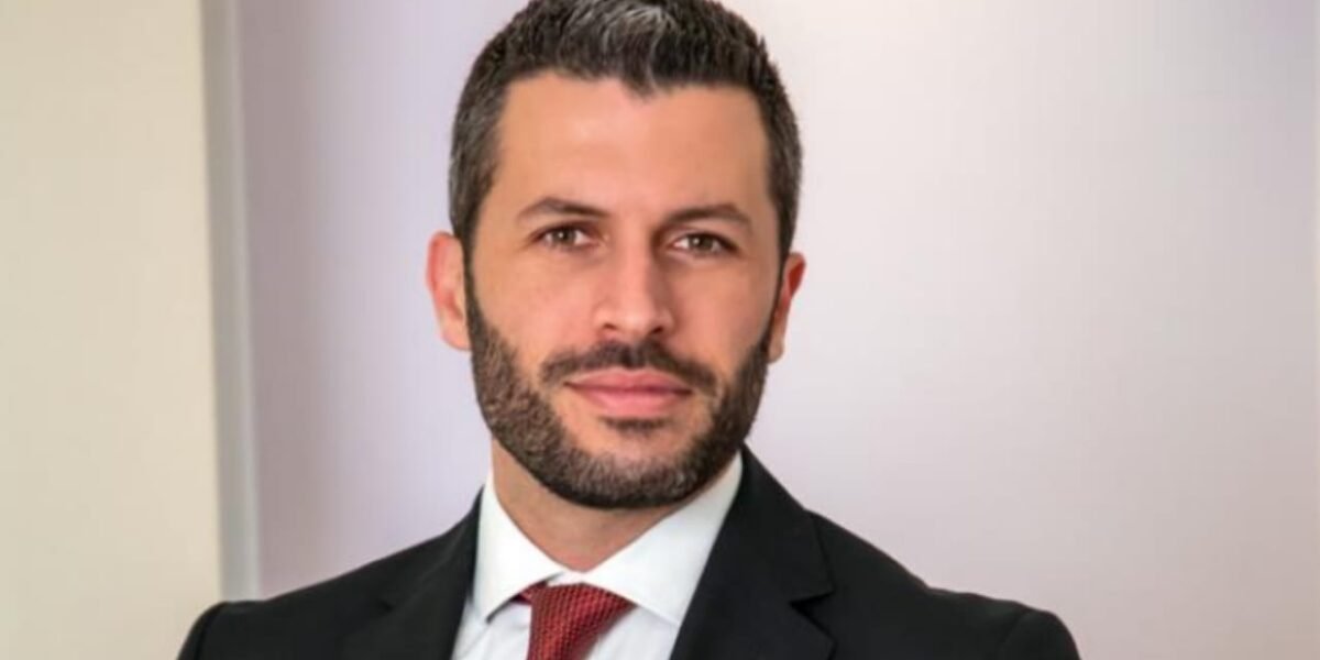 صورة مميزة: الدكتور جورج زيادة الإقبال كبير على عمليات شفط دهون الخد