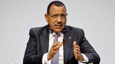 المجلس الانتقالي بالنيجر يكشف معلومات عن حالة بازوم الصحية