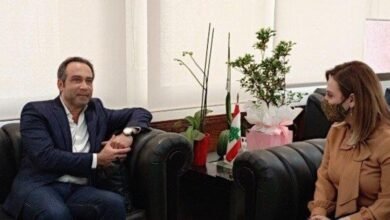 زار رئيس نادي الأنصار نبيل بدر مقر وزارة الشباب والرياضة حيث كان في استقباله الوزيرة فارتينيه أوهانيان.