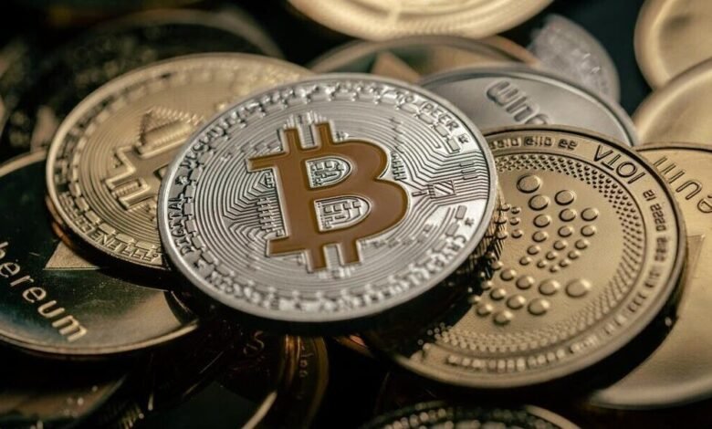 صناديق بيتكوين تفقد 465 مليون دولار في جلستين