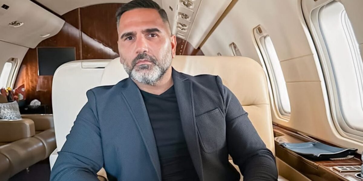هادي عبد الهادي نسعى في Universal Jets إلى تزويد عملائنا بتجربة طيران ة